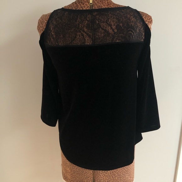 Beautiful, velvet, long sleeve, top - Picture 2 of 6